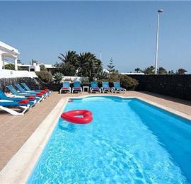 5 Bedroom Villa with Pool in Playa Blanca, Sleeps 11-12